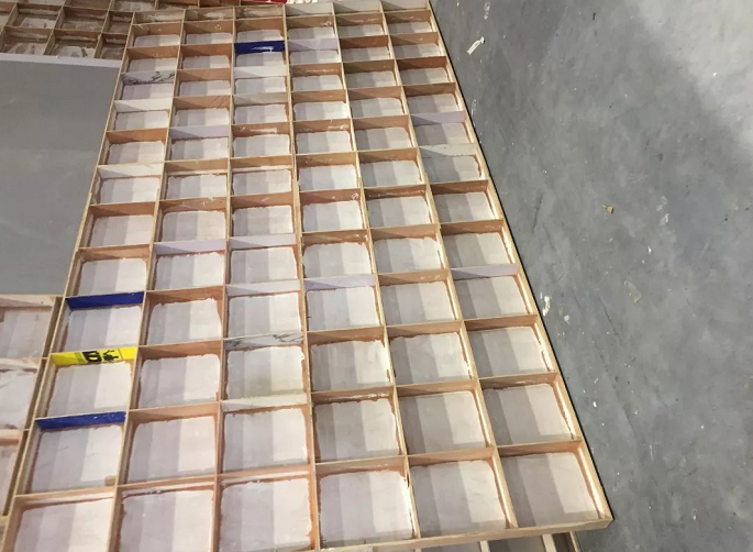北京展會搭建設(shè)計中展臺板墻結(jié)構(gòu)如何制作的?